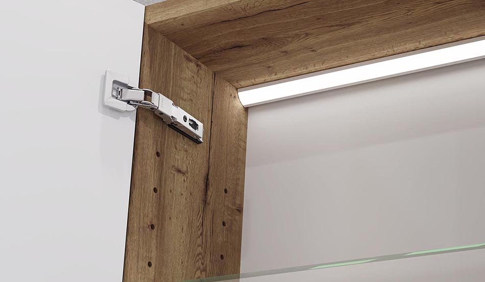 Eņģes ar vieglu aizvēršanas funkciju