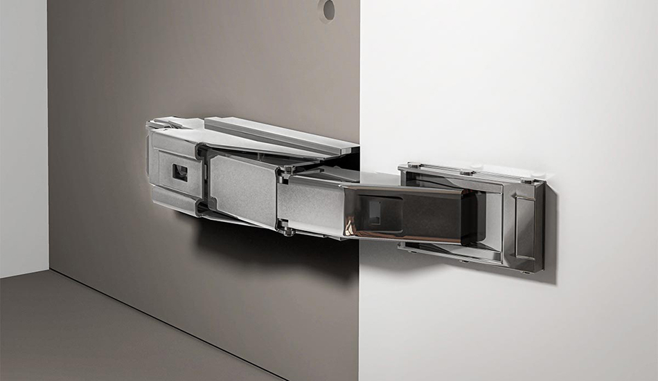 Eņģes ar vieglu aizvēršanas funkciju