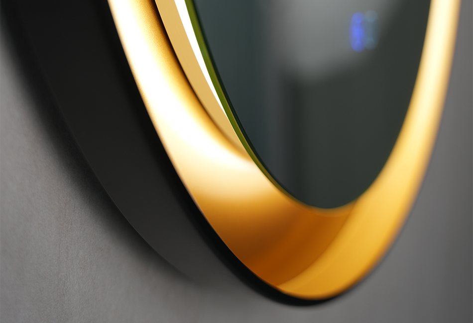 Spogulis melnā metāla rāmī