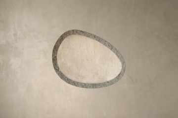 Spoguļi ar akmens finieri