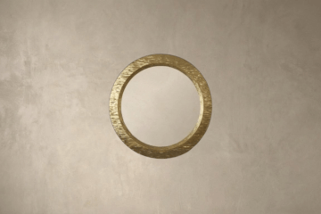 Spoguļi ar metāla finieri