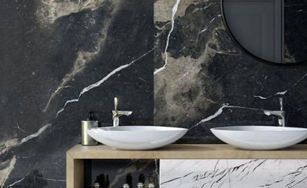 Lielformāta keramikas flīze 120x270 cm, melna, matēta, ar zelta dzīslu, rektificēta A4H196 Pierre Black