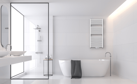 Vannas istabas trepju radiators balts