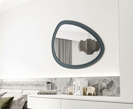 Asimetrisks spogulis ar dekoratīvu MDF rāmi L304