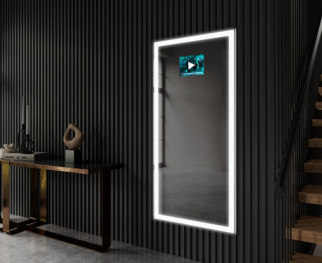 Duże pionowe lustro w ramie podświetlane LED do przedpokoju L01